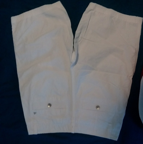 Shorts - Picture 2 of 3